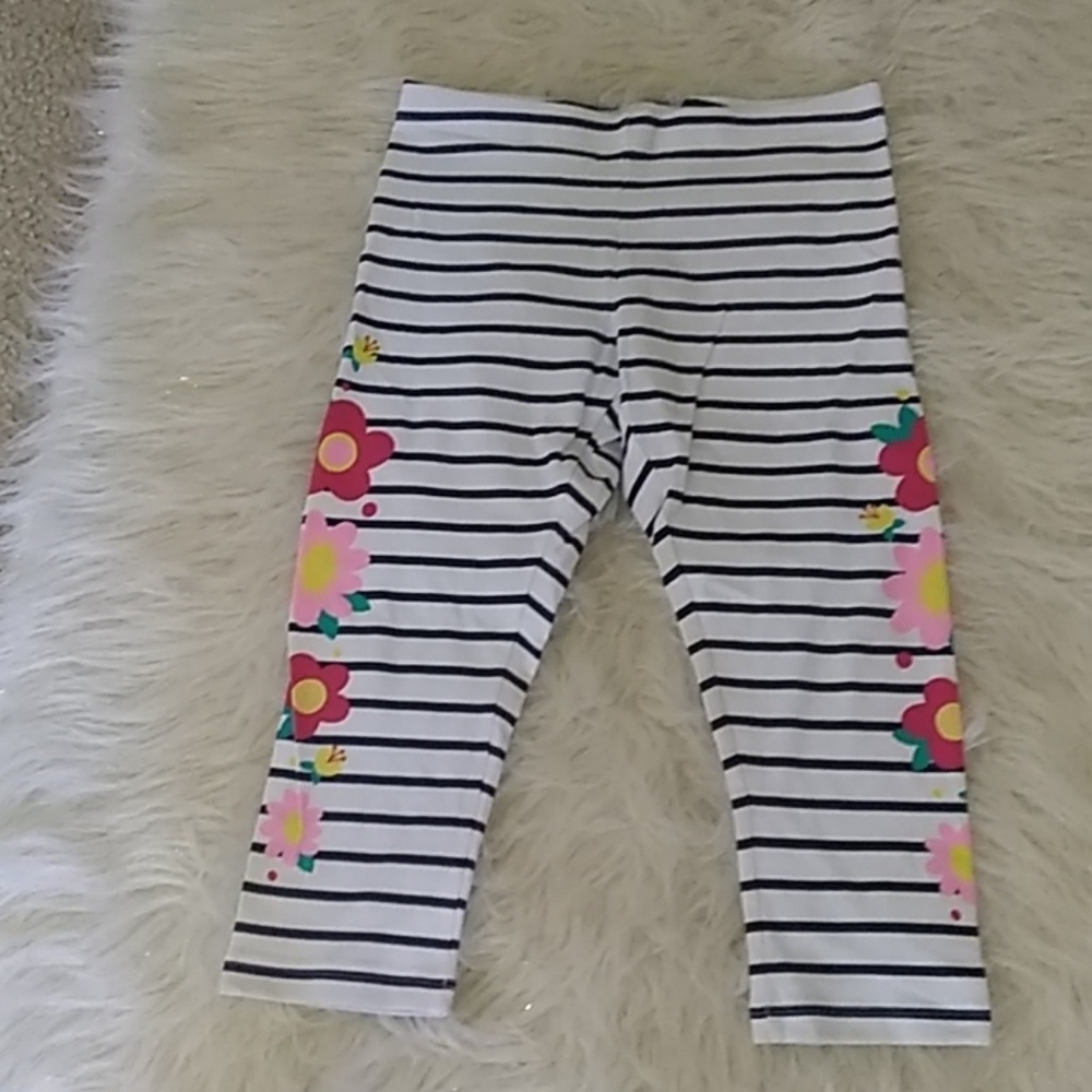 Black and White leggings w/ flowers on them
